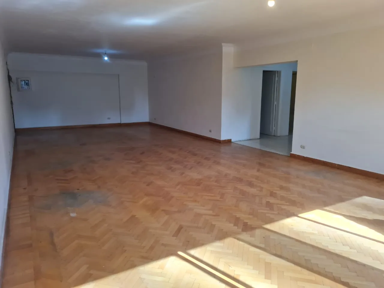 Apartment for sale with engineers repairs administrative or residential