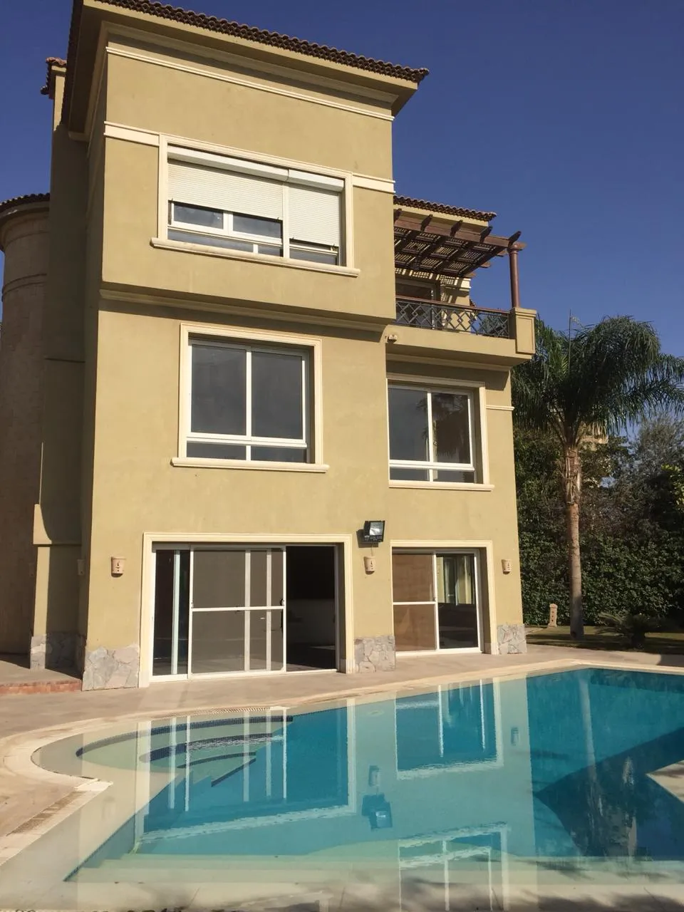 Villa fully finished in lake view New Cairo for sale