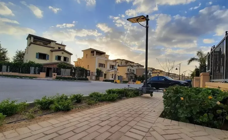 Semi finished villas 6 bedrooms for sale in Mivida New Cairo