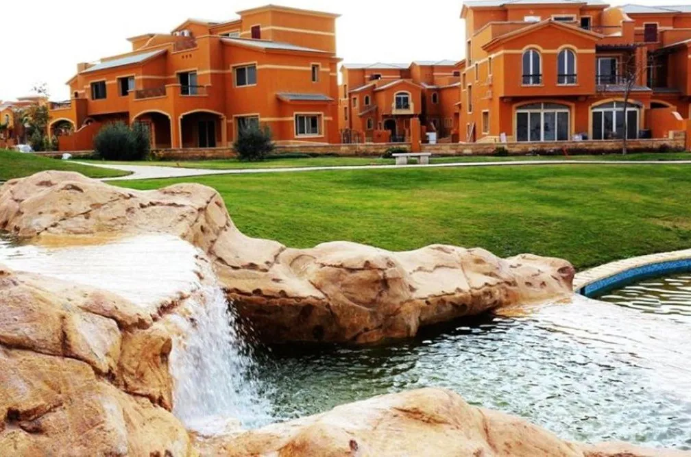 Town house for resale at New Cairo, Dyar Park