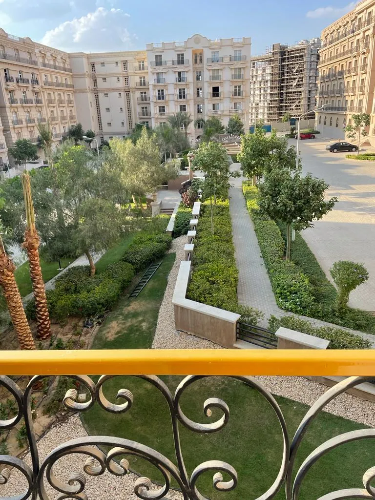 ستوديو نصف مفروش للإيجار في القاهرة الجديدة هايد بارك