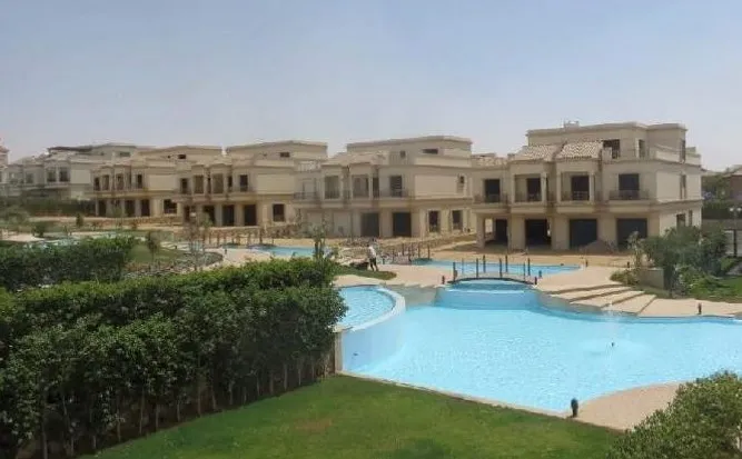 Twin House for sale in compound Katameya Breeze
