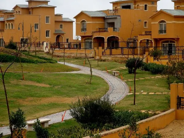 Sale in Dyar: Finished Stand Alone with pool in Dyar Arco