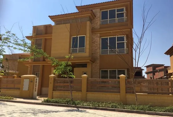 Sale in Jeera: Modern villa for sale in Gera View Compound, disti