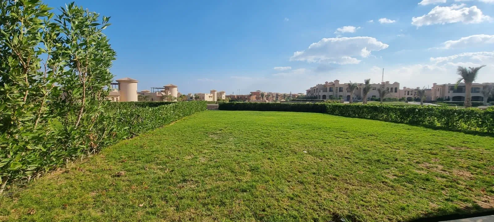 شاليه للبيع في العين السخنة ، لافيستا جاردنز ، جاهز للاستلام.