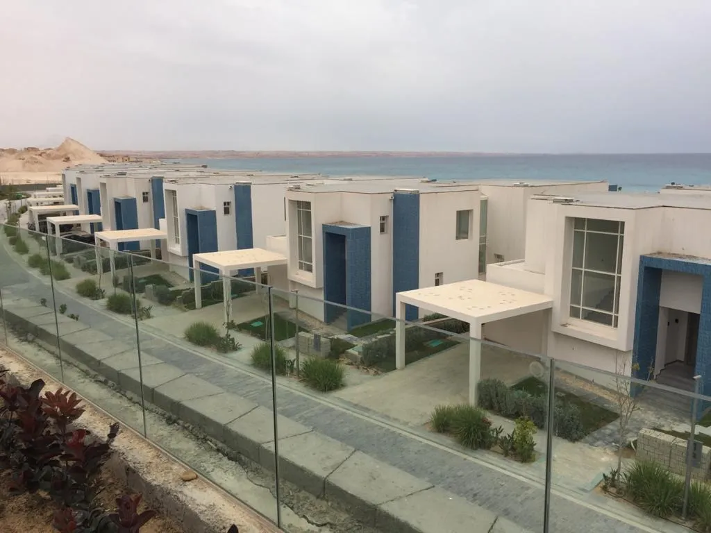 فوكا باى فيلا رائعه بالتقسيط يطل علي البحر بالساحل الشمالى