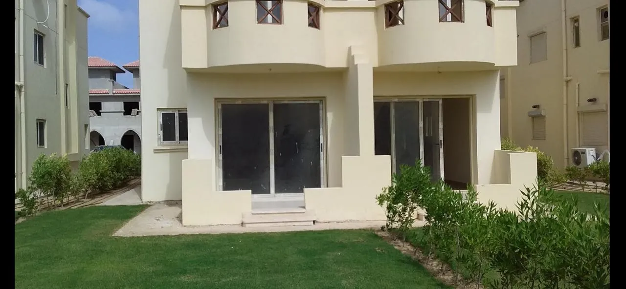 Standalone villa for sale in Stella Heights with installments