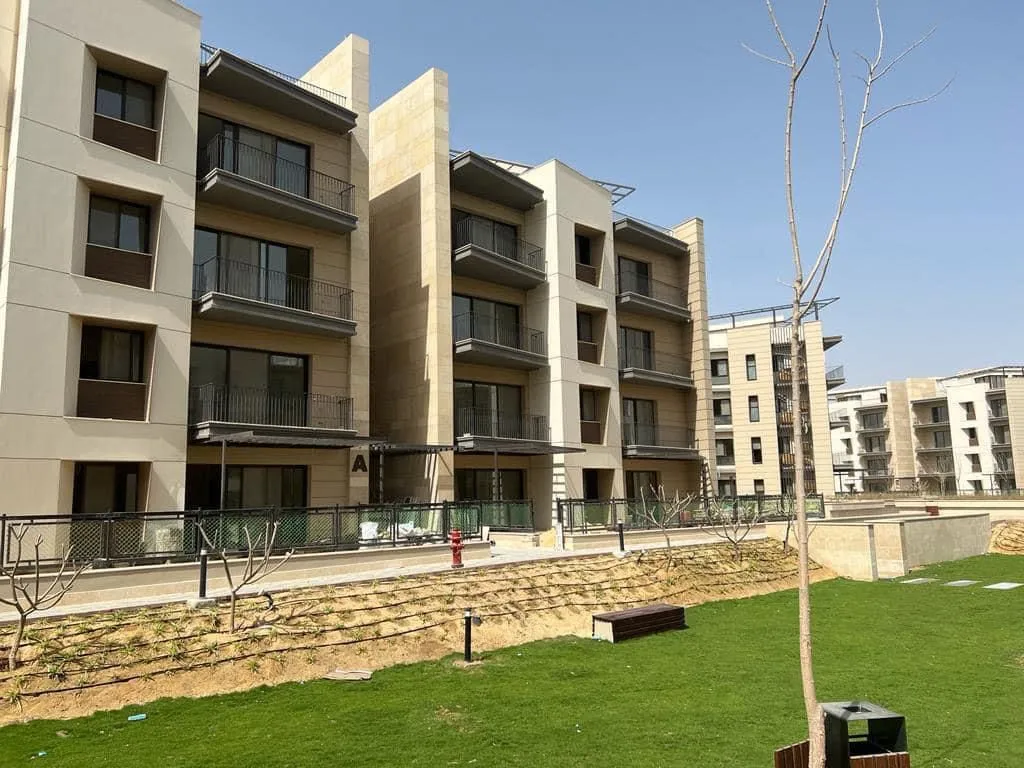 Sale in Six West: Luxury Duplex for Sale with Garden at great Price