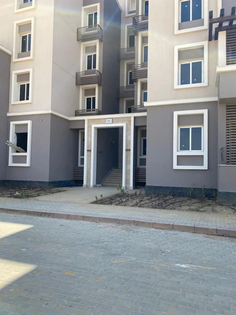 October Plaza 6th of October City apartment 200m for sale