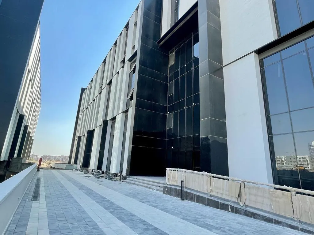 Offices for Rent at New Cairo, Hyde Park 65m with attractive price.